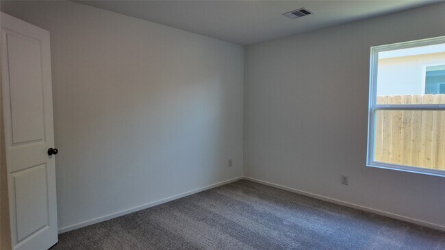 Building Photo - 14833 N Ascot Bnd Cir
