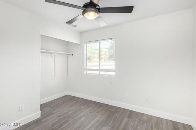 Building Photo - 875 N Ithica Ct