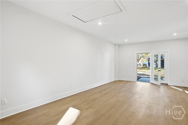 Building Photo - 309 Honey Ridge Rd