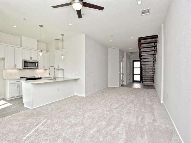 Building Photo - 12001 Vista Parke Dr