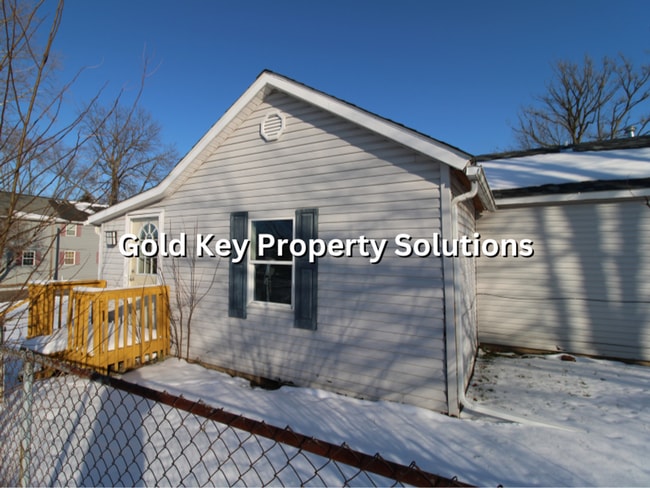 Building Photo - MUNCIE 1 BR 1 BA House with Huge Covered Deck and Fenced Yard (NO SECTION 8)