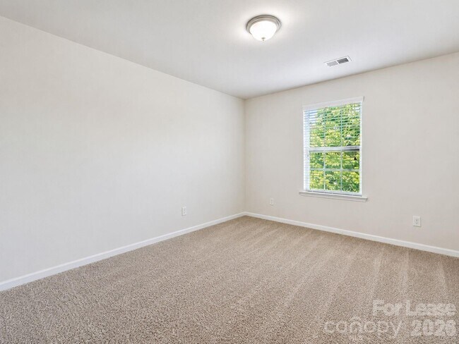 Building Photo - 151 Blossom Ridge Dr