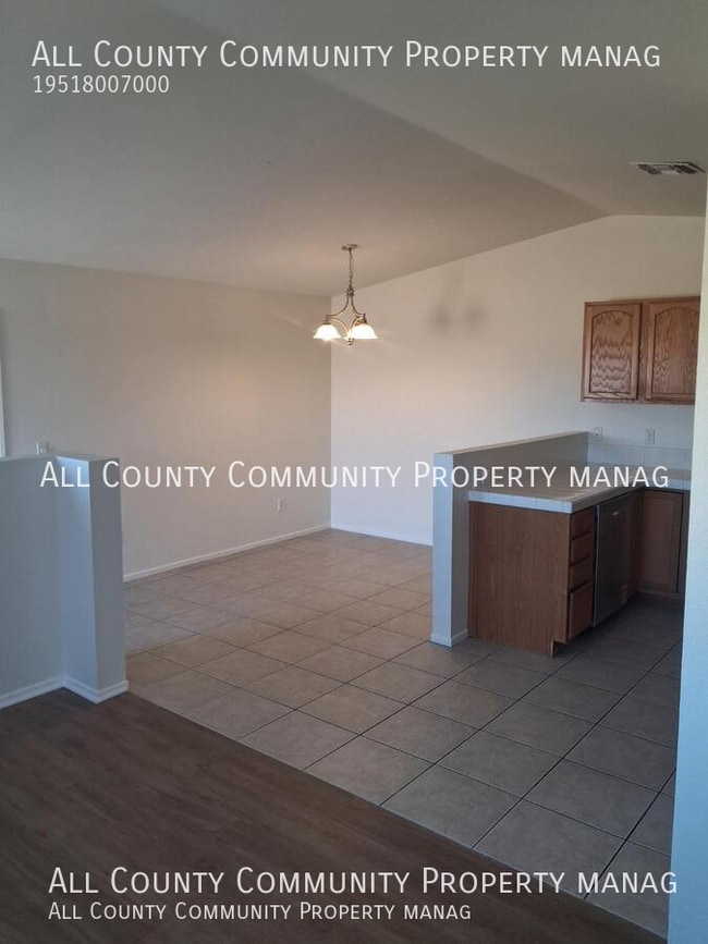 Building Photo - 58439 Palisade Dr