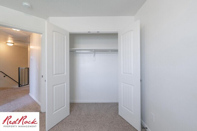 Building Photo - 2801 E 450 N