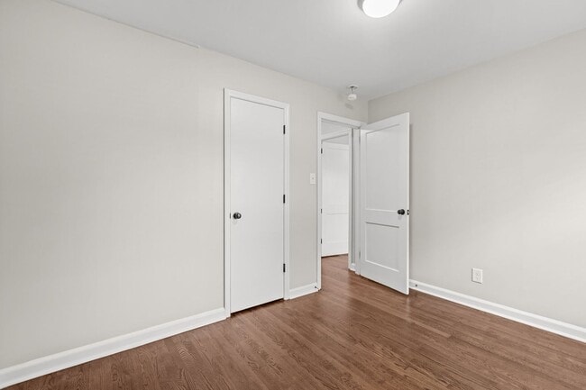 Building Photo - Adorable, Modern 3 Bedroom Ranch near Downtown Raleigh - Gorgeous finishes, open floorplan, updat...