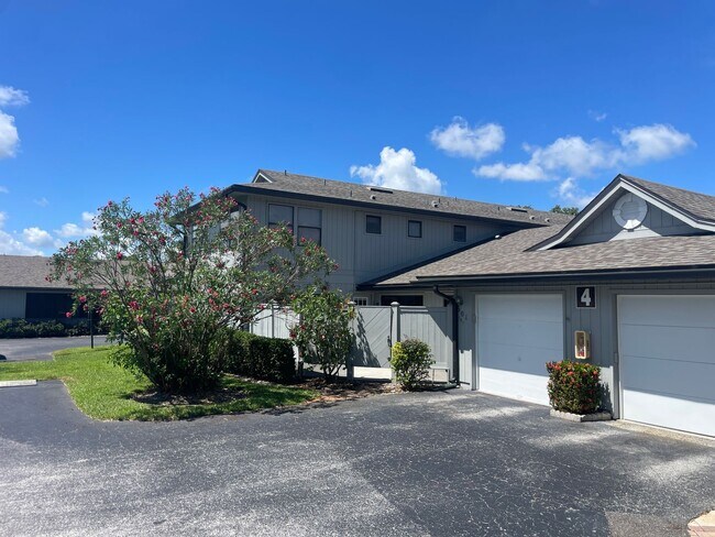 Building Photo - Unfurnished 2 BR condo Annual Rental in Ti...