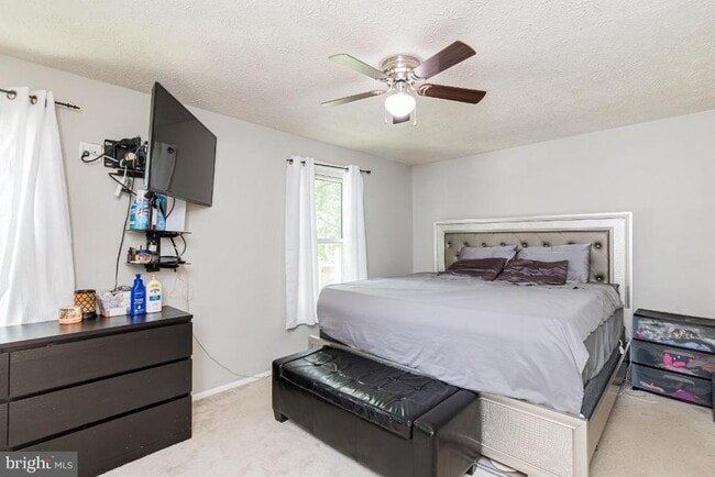 Building Photo - 11260 Westport Dr