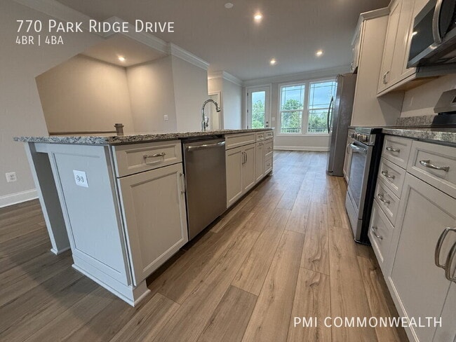 Building Photo - 770 Park Ridge Dr