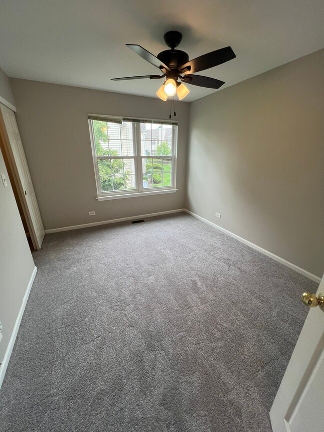 Building Photo - 1553 E Baronet Ln