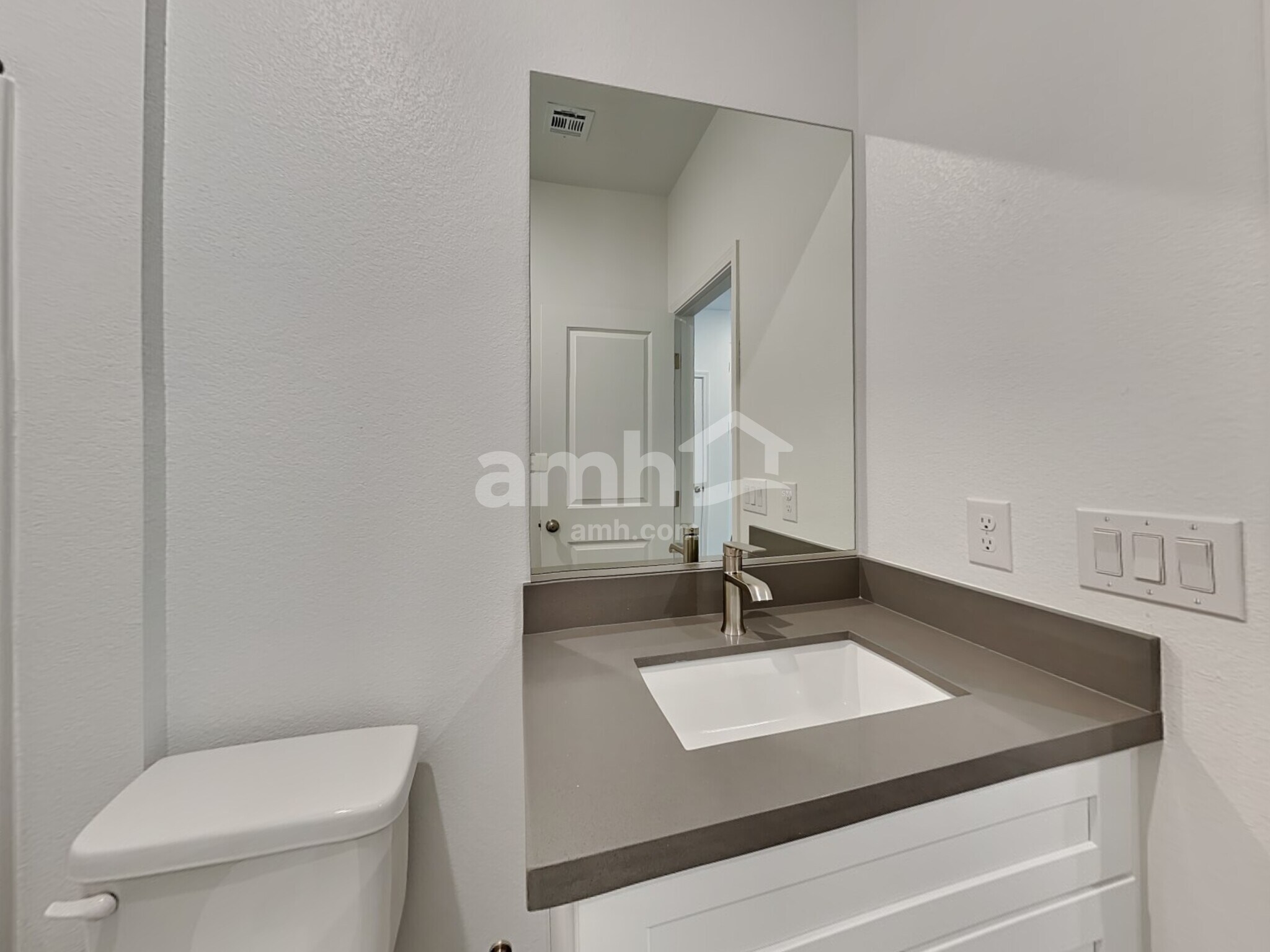 Building Photo - 285 Yasmin Daylily Place