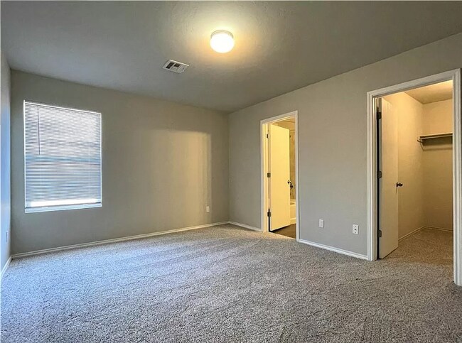 Building Photo - Beautiful 3-Bedroom Home with Easy Access ...