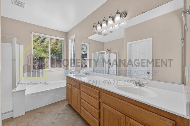 Building Photo - Spacious 3-Bed, 2-Bath Retreat on Charm Way