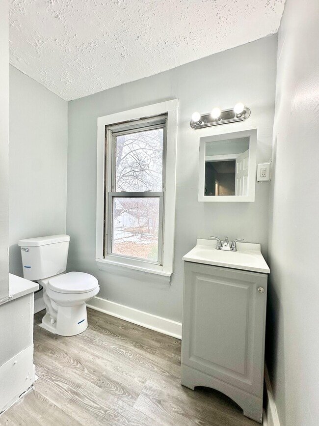 Building Photo - 275 S Broad St