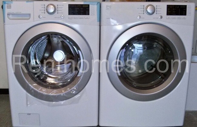 Building Photo - 11867 Spruce Run Dr