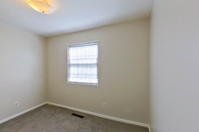 Building Photo - Charming 3-Bedroom, 1-Bath Single-Family Home near E 5th Ave