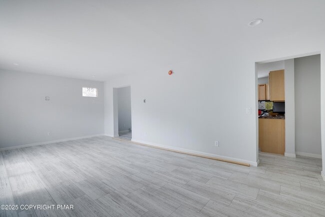 Building Photo - 458 Country Pl Dr