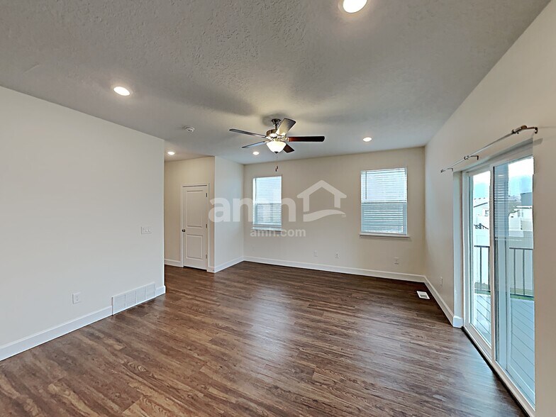 Building Photo - 2445 E Tumbleweed Rd