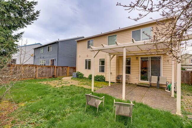 Building Photo - 16552 NE Pacific Terrace