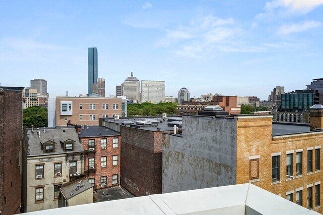 Building Photo - 35 Fay St