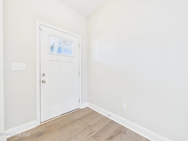 Building Photo - 478 Atwood Dr