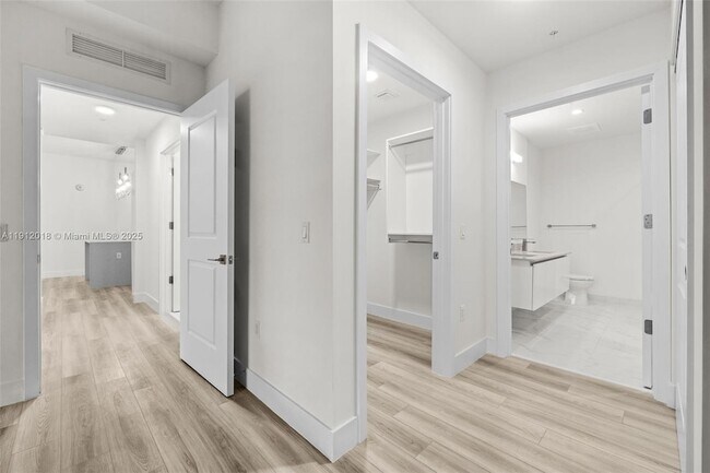 Building Photo - 101 Diplomat Pkwy