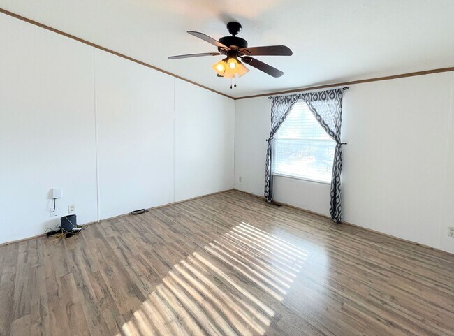 Building Photo - 3 Bed 2 Bath in Quiet Rural Setting