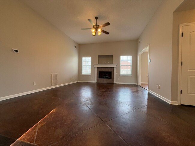 Building Photo - BAYOU VISTA RENTAL HOME 3 BED 2 BATH FENCE...