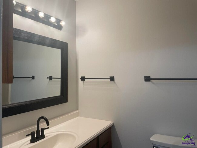 Building Photo - 337 Somerset Dr