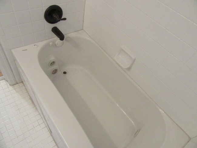 Building Photo - 409 S Palo Alto Ave