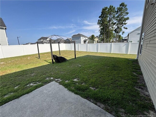 Building Photo - 232 Old Montague Way
