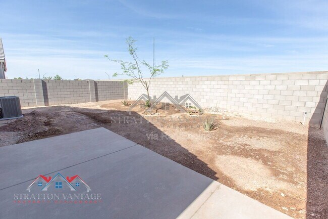 Building Photo - 1673 N Wrigley Dr