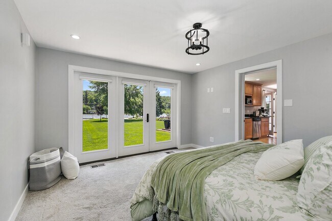 Building Photo - 1037 N Harrison St