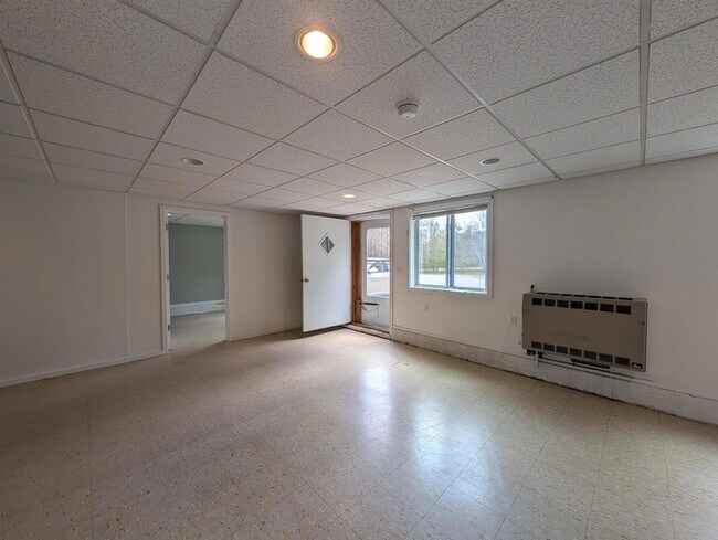 Building Photo - 425 Carl Broggi Hwy