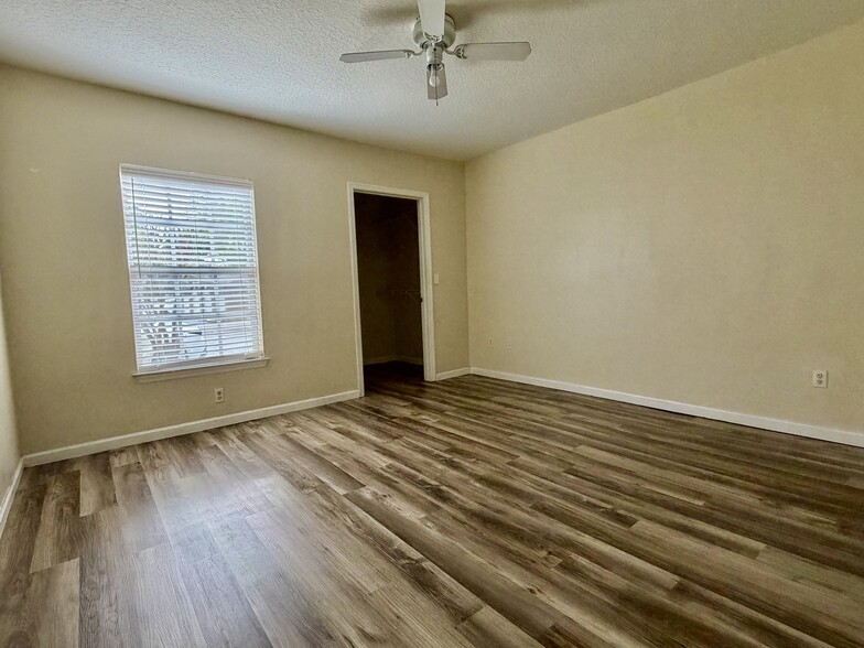 Building Photo - 737 Crest Pines Dr