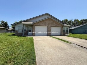 Building Photo - 503 NE Austin St