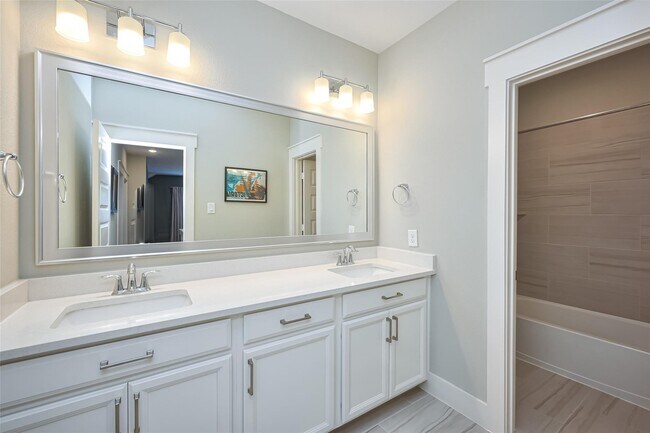 Building Photo - 17026 Canosa Dr