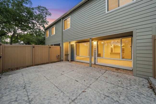 Building Photo - 2303 Briarwest Blvd