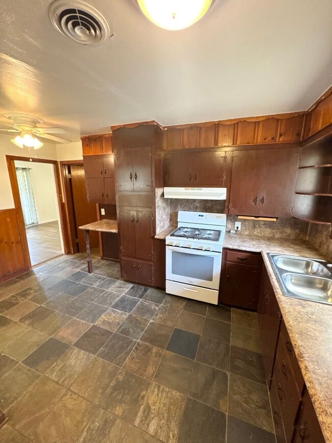 Building Photo - Shreveport Home!