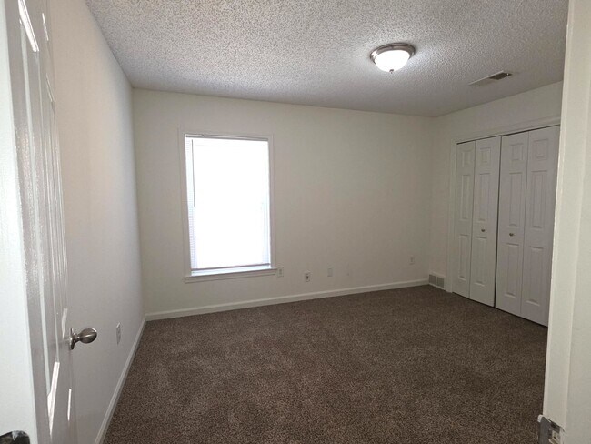 Building Photo - 6244 Kirby Downs Dr