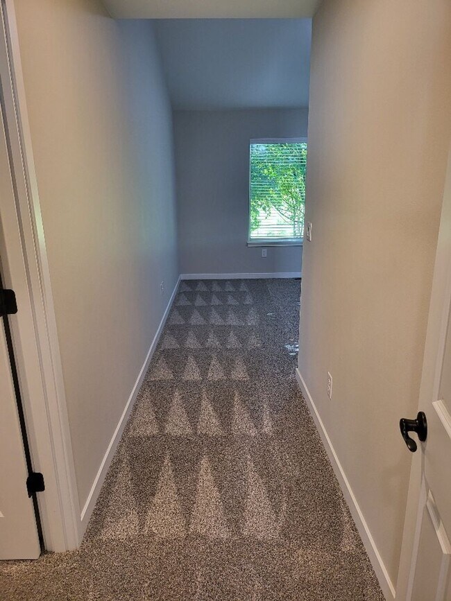 Building Photo - STATUS: AVAILABLE  | $2100.00 a month + $1...