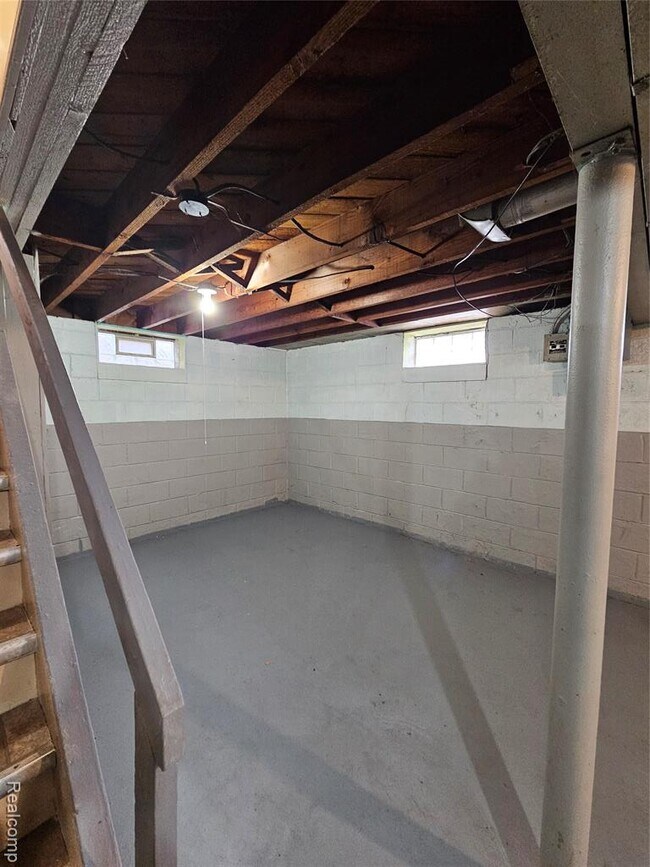 Building Photo - 11764 Beaconsfield St