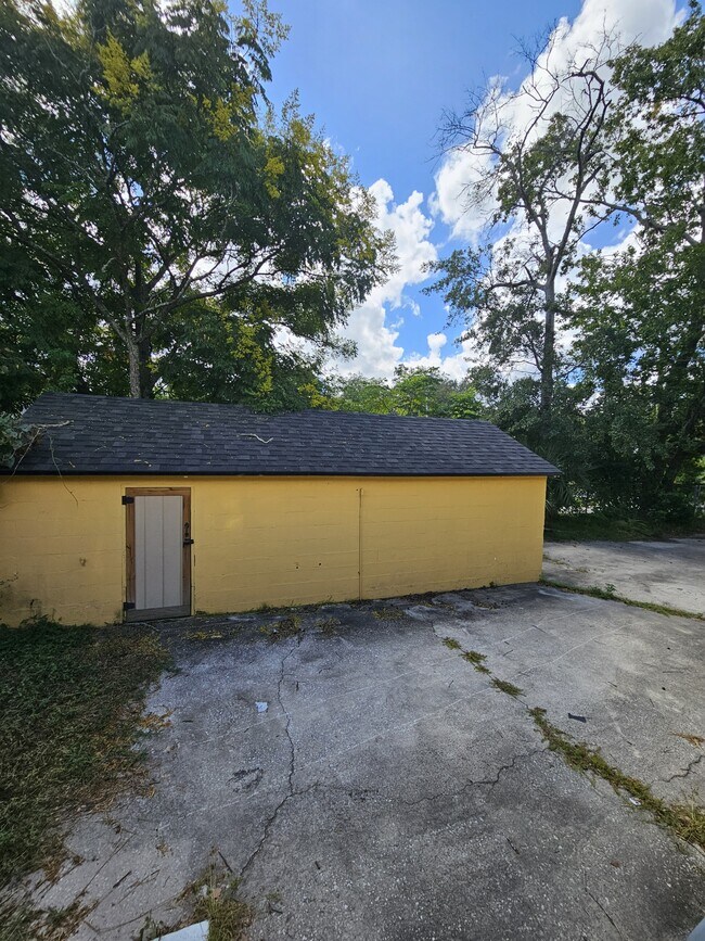 Building Photo - 3648 Ernest St