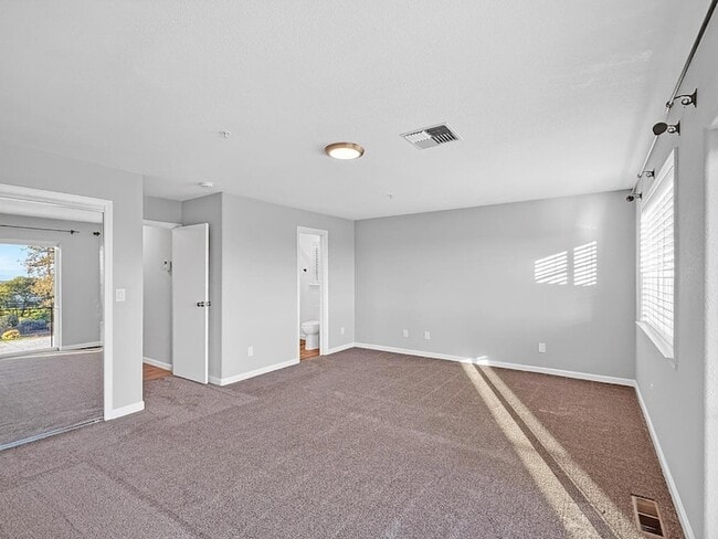 Building Photo - 2800 Roop Rd