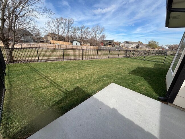 Building Photo - 5249/51 Chase