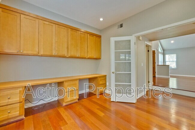 Building Photo - 11754 Ridge Creek Ct