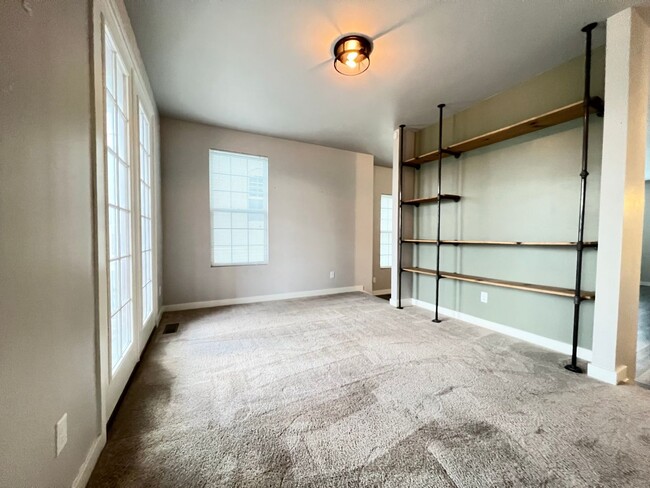 Building Photo - 3 Bedroom/3.5 Bathroom Townhome in South J...