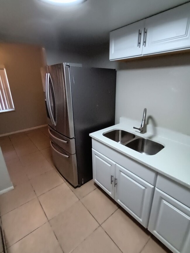 Building Photo - 1428 Holden Ave