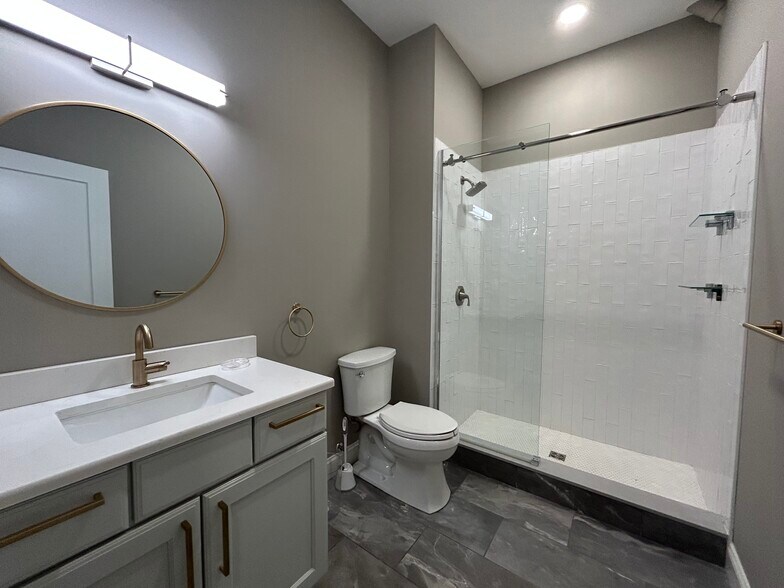 1st floor full bath - 311 W Fayette St