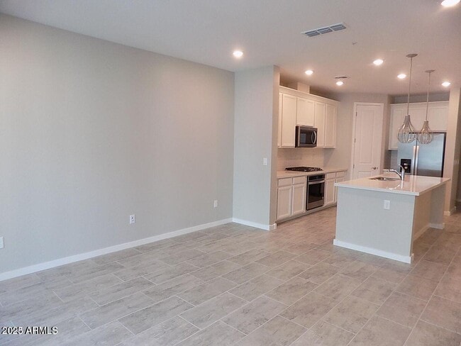 Building Photo - 3855 S McQueen Rd