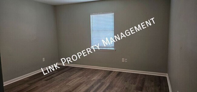 Building Photo - 900 Peppermill Rd